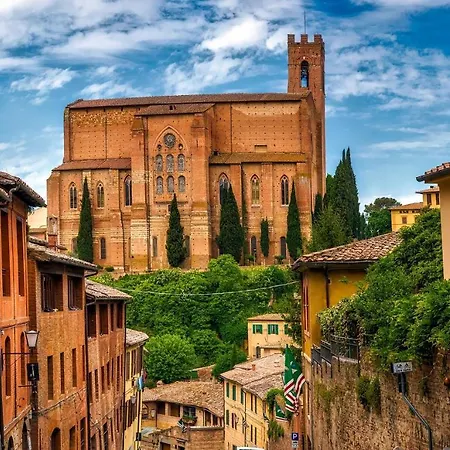 Rialto34 - Vicino Piazza Del Campo - Naonbnb شقة سيينا